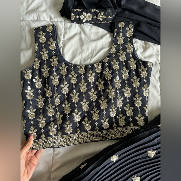 Indian Lehengha - Navy Blue and silver Lengha - Picture 5 of 8